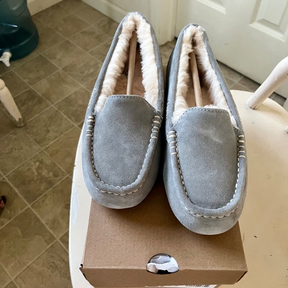 New Ugg Ansley Moccasin Slippers size 8 gray - Picture 2 of 3